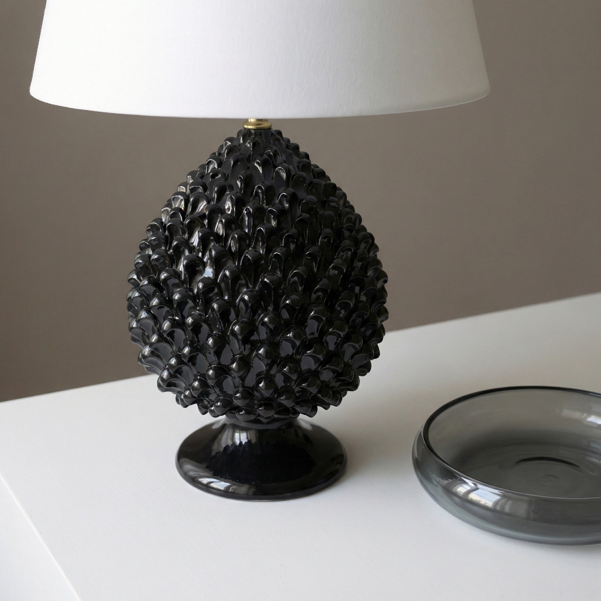 Sicilian Pine Cone Lamp, Black Line – Caltagirone Ceramic – Italian ceramic lamp tradition