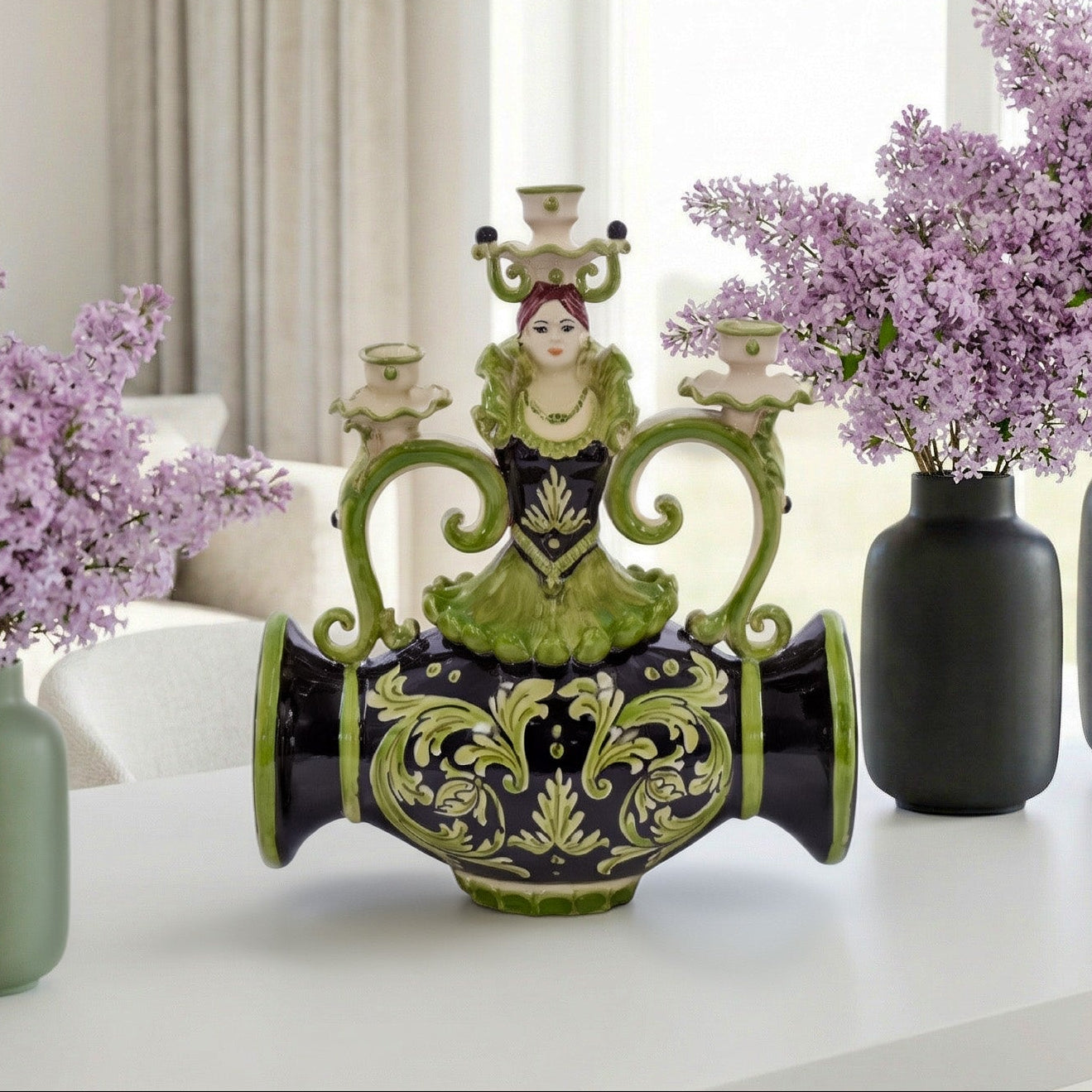 Sicilian Figurative Ceramic Lamp H 32 cm / 12.6", Linea Parigi – Caltagirone Ceramic – Italian ceramic lamp tradition
