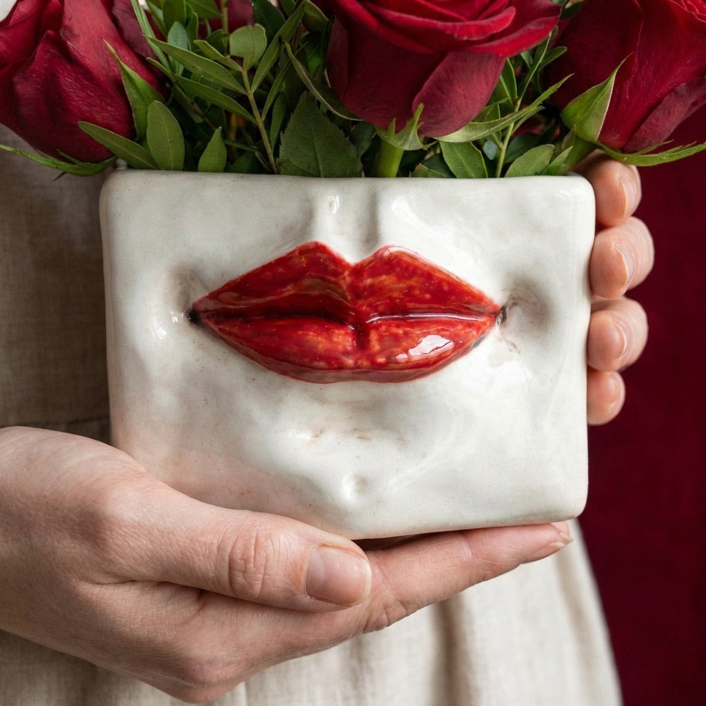 Sicilian Decorative Ceramic Box, Mother of Pearl – Sicilian majolica handcrafted in Caltagirone
