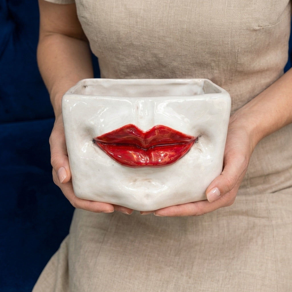 Sicilian Decorative Ceramic Box, Mother of Pearl – Sicilian majolica handcrafted in Caltagirone