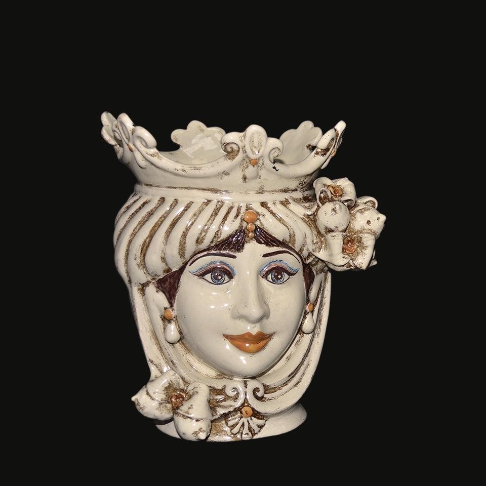 Ceramica di Caltagirone fatta a mano con volto femminile e corona, design tradizionale siciliano
