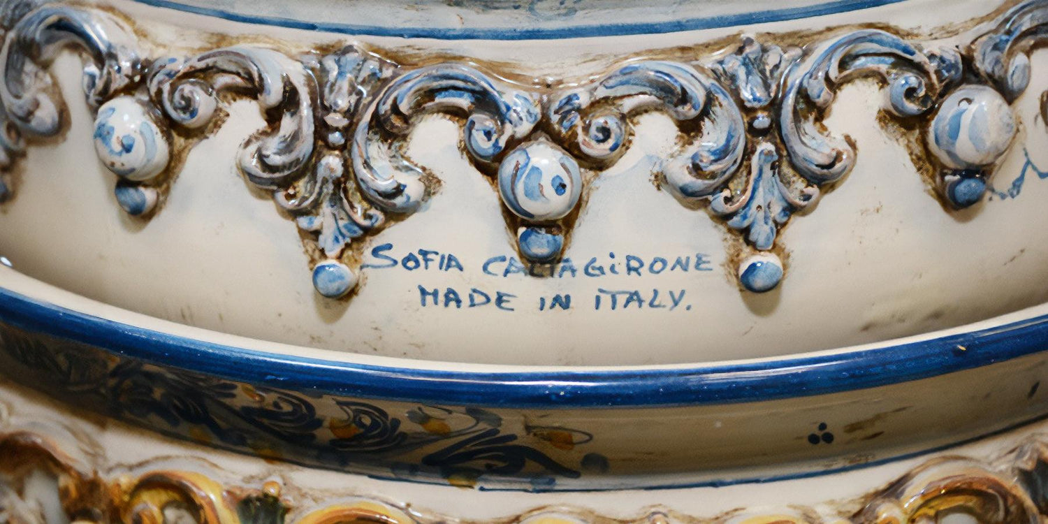 dettaglio ceramica di Caltagirone Sofia decorata a mano, ceramiche caltagirone fatti a mano