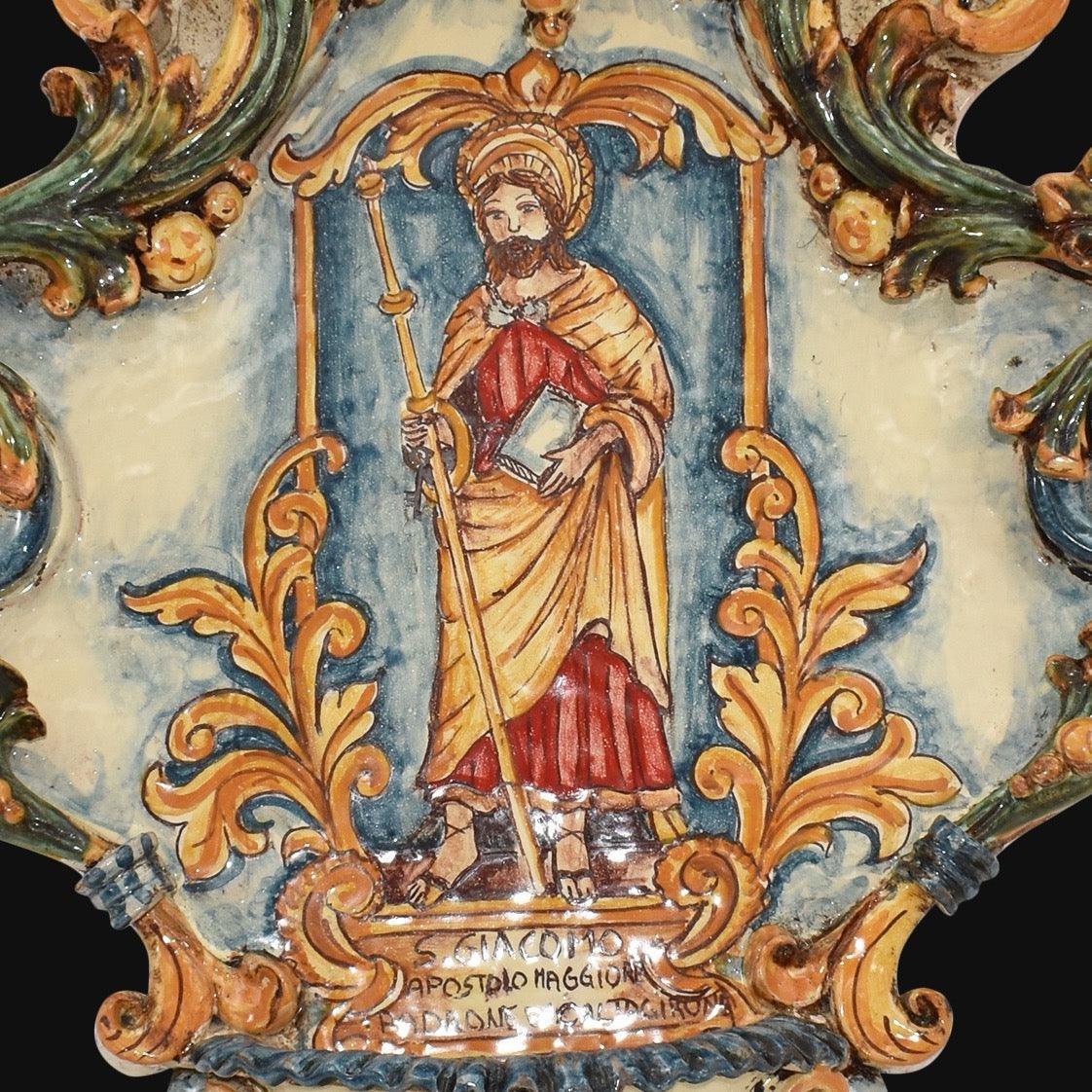 Acquasantiera maxi appl triangolare 35×45 san Giacomo(Santo patrono di Caltagirone) - Ceramiche di Caltagirone Sofia