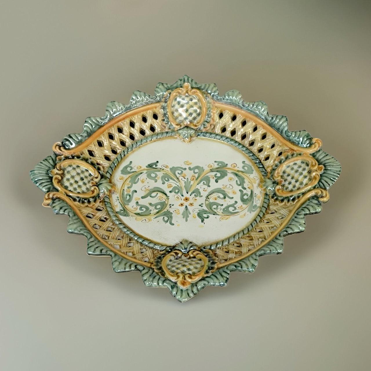 Centrotavola traforato verde e arancio in ceramica di Caltagirone fatti a mano, Sofia.