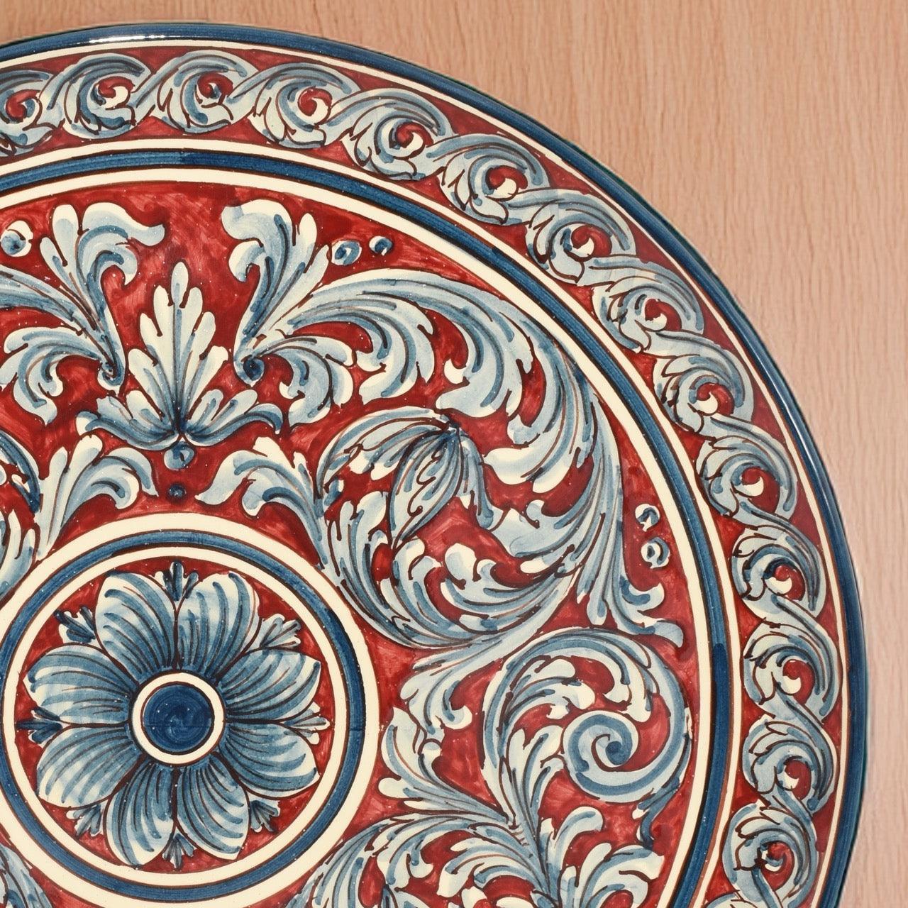 Piatto ornamentale in ceramica di Caltagirone, decoro blu bordeaux, ceramiche fatti a mano.